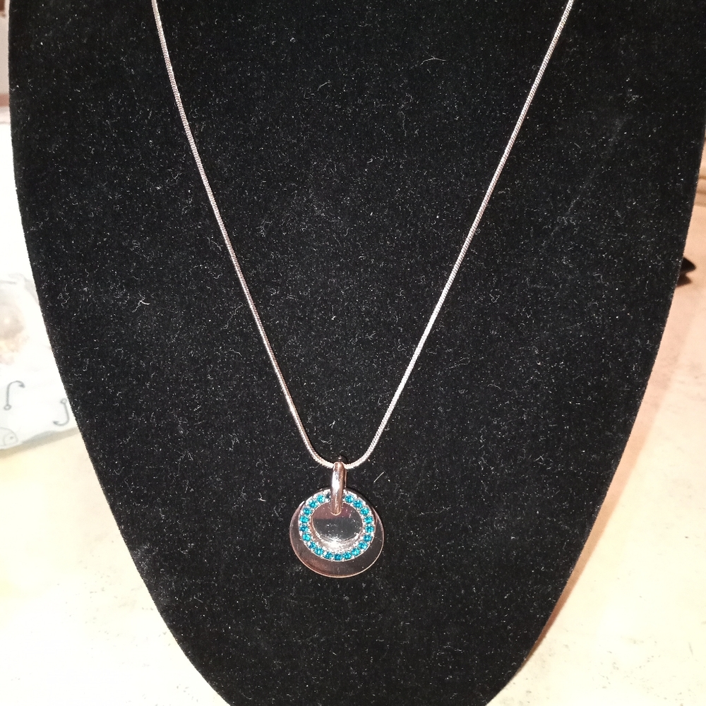 Paparazzi necklace with matching earrings/ blue - Picture 1 of 3